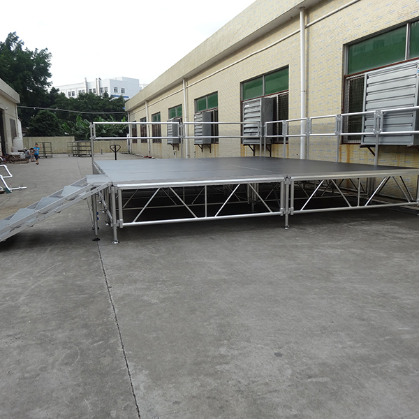 2x1x0.8m Smile Tech aluminum stage with Non-slip 
