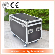 <b>Utility flight case with two removable dividers and strong caster</b>